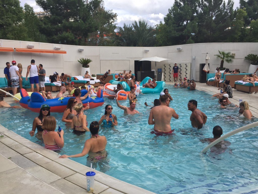 Pool party Liquid_hotel Aria Las Vegas_Caesars_21