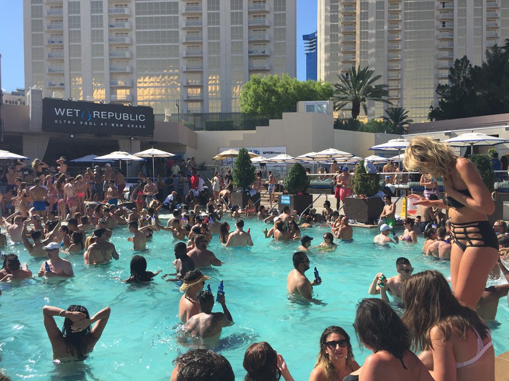 Pool party Wet Republic_hotel MGM Las Vegas_Caesars_05