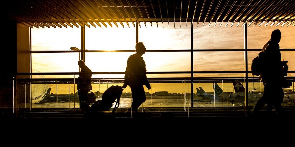 airport-1822133_1280