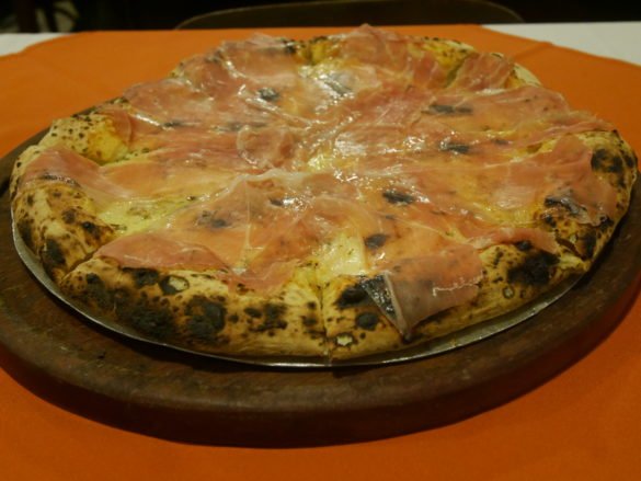 PizzariaSao Paulo, um dos melhores restaurantes de Ubatuba