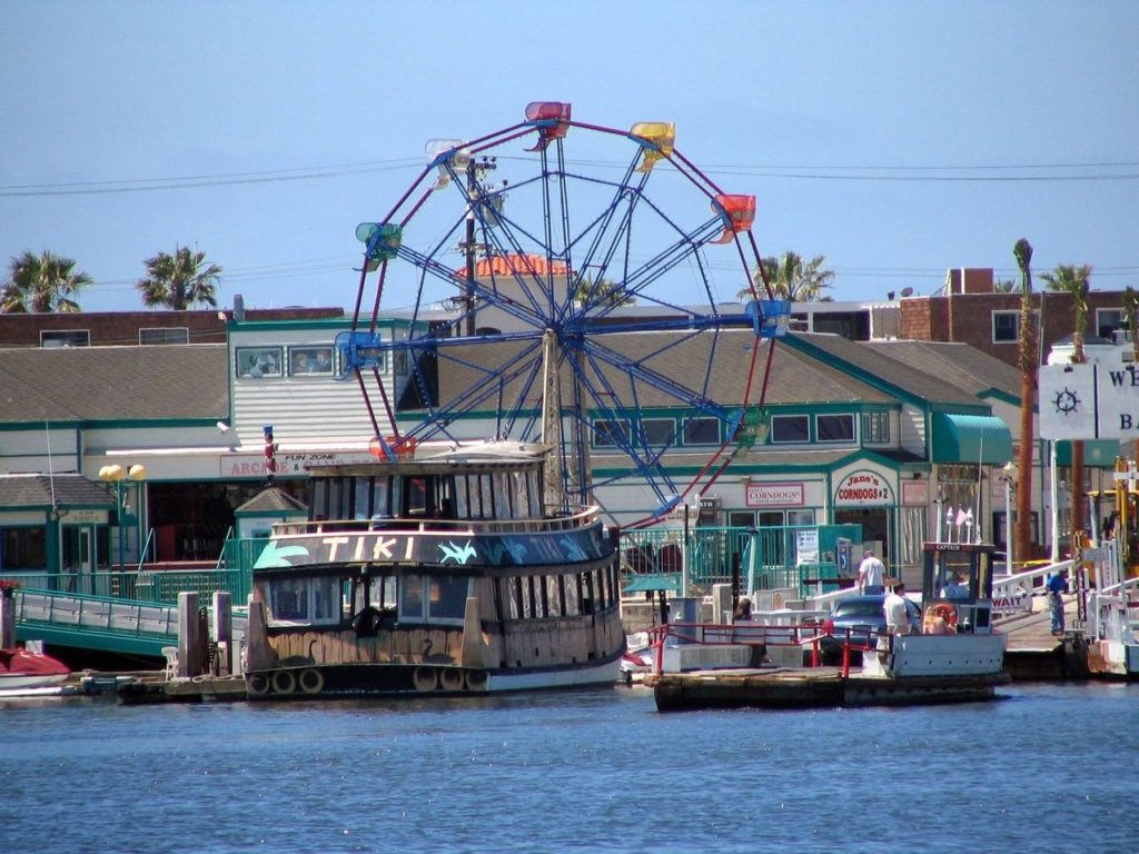 a roda-gigante da FunzZone em Newport Beach, praia da California