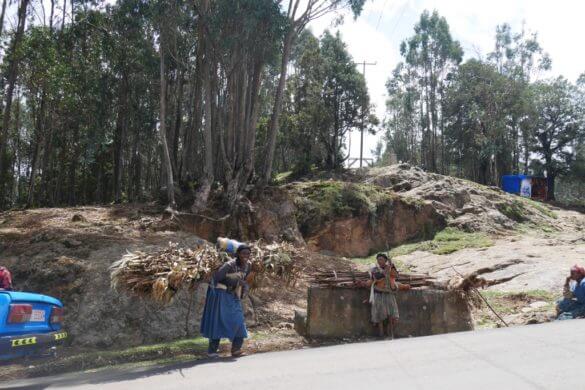 Caminho para a montanha em Adis Abeba