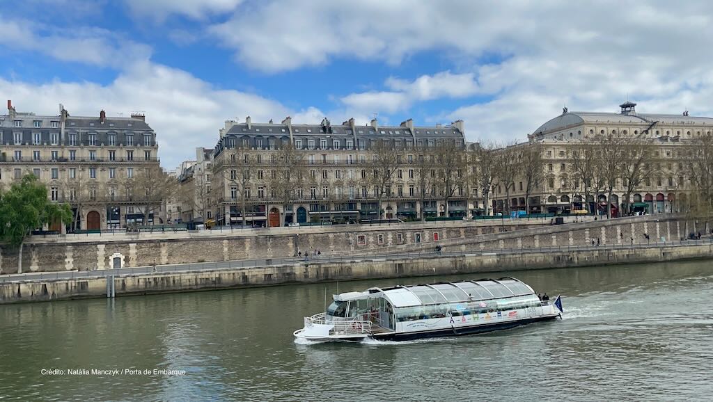 Paris rio Sena